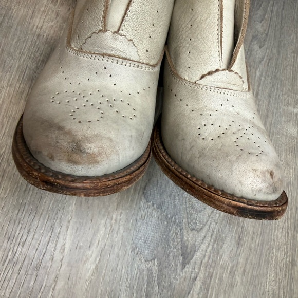 FREEBIRD Sadie Ankle Bootie Size 7 - Picture 6 of 10